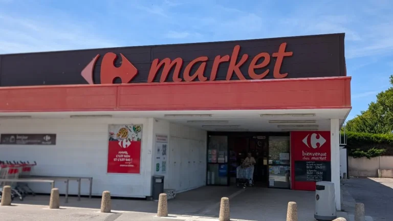 Carrefour Market Poussan