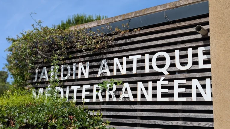 Jardin Antique Méditerranéen