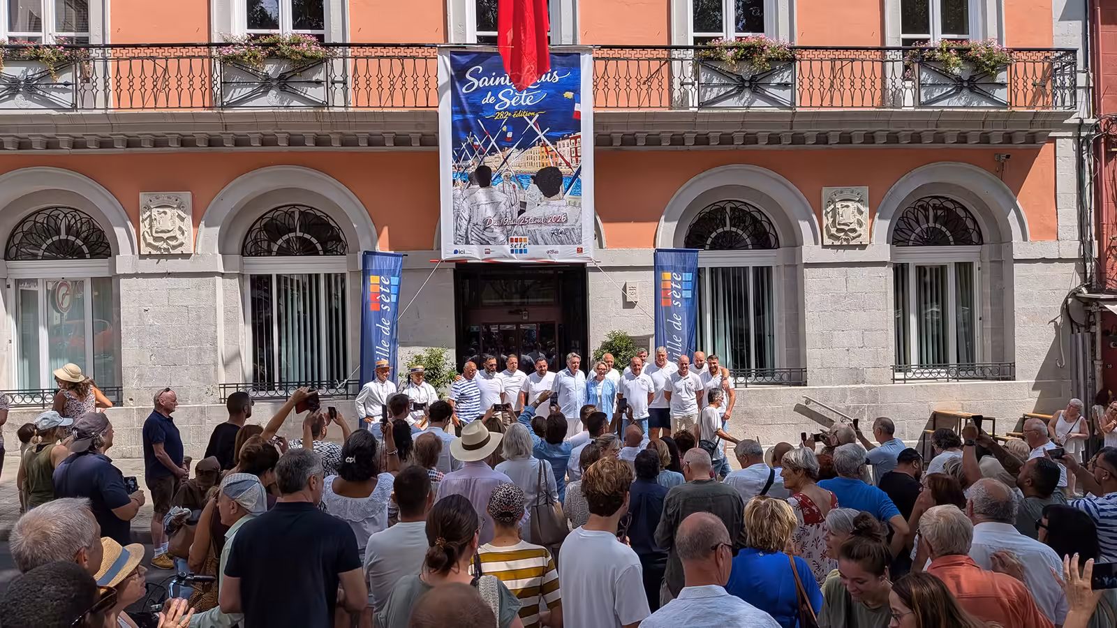 Dévoilement de l'affiche de la Saint-Louis 2026 devant l'Hôtel de Ville de Sète