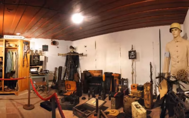 Visite des bunkers de la Tamarissière