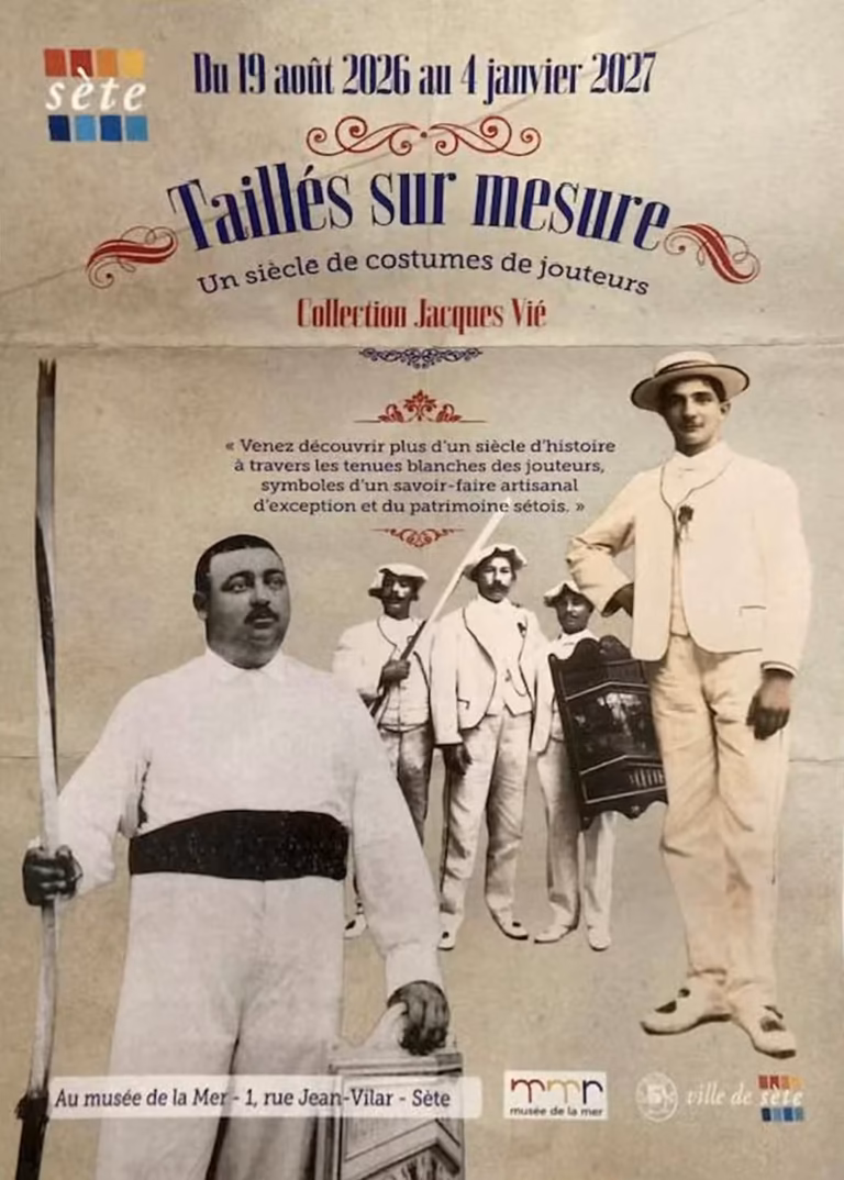 Affiche de l'exposition Taillés sur mesure, un siècle de costumes de jouteurs, collection Jacques Vié, au musée de la Mer de Sète