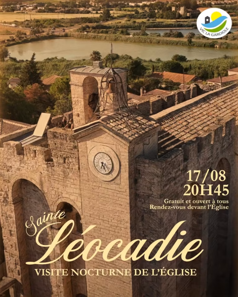 Toiture crénelée et tour d'horloge de l'église fortifiée Sainte-Léocadie de Vic-la-Gardiole, affiche de la visite nocturne