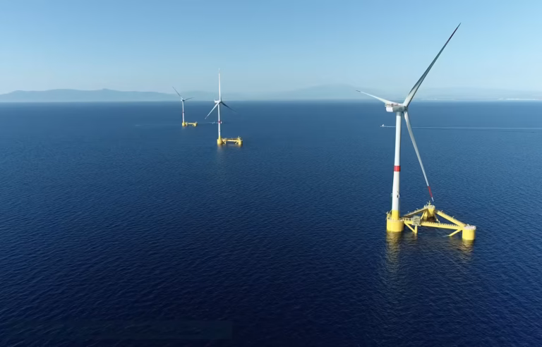 Éoliennes flottantes du projet EFGL au large du golfe du Lion, crédit Projet EFGL, Ocean Winds