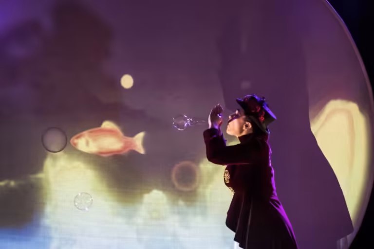La Dompteuse de bulles - magie burlesque à Agde