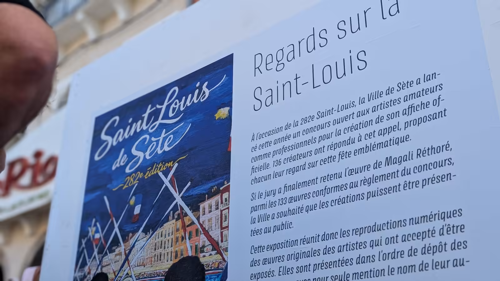 Panneau de présentation de l'exposition Regards sur la Saint-Louis, quai Suquet à Sète