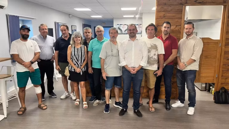 Élus et professionnels de la pêche réunis à la Criée du Grau d'Agde