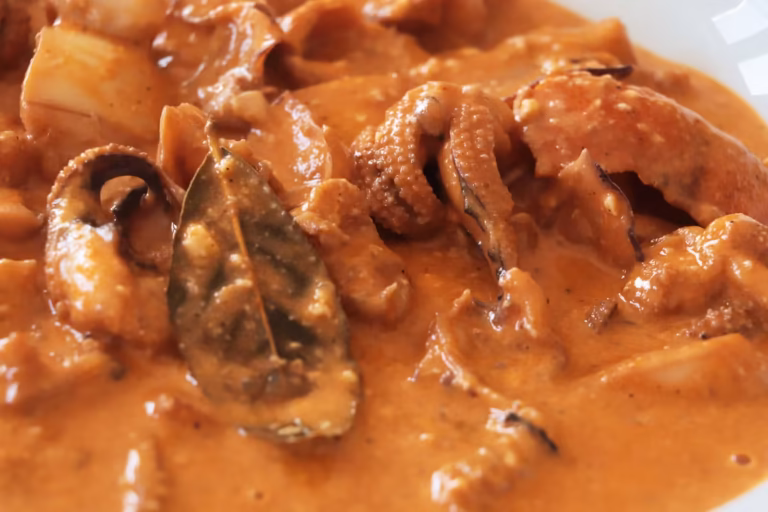 Sauce de la rouille liée à l'aïoli, texture onctueuse