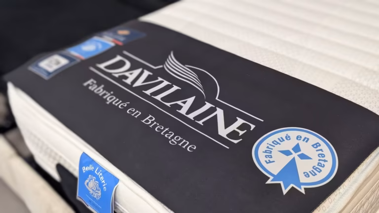 Étiquette d'un matelas Davilaine « Fabriqué en Bretagne »