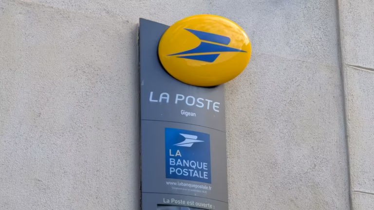 Totem La Poste et La Banque Postale