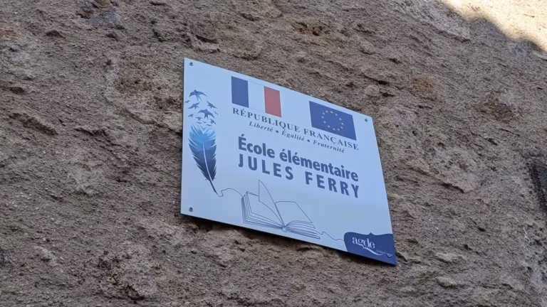 Plaque École élémentaire Jules Ferry, République française