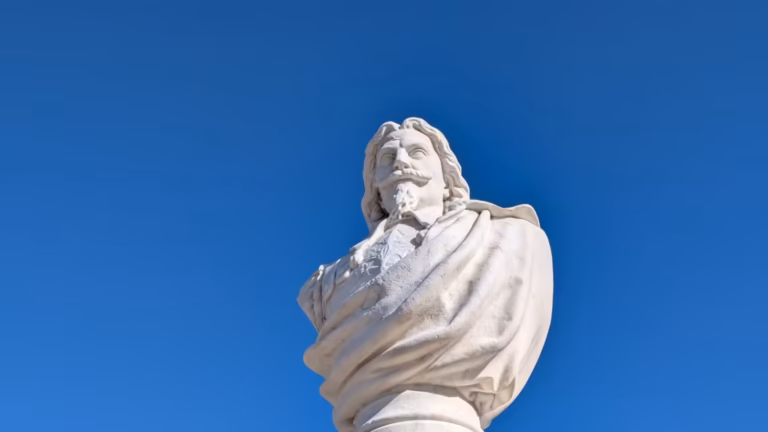 Buste de Claude Terrisse sur le ciel bleu