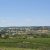 Vue sur le village de Villeveyrac au milieu des vignes
