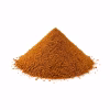 Tas de ras el hanout moulu brun ocre sur fond blanc