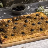 Pissaladière traditionnelle aux oignons compotés et olives noires