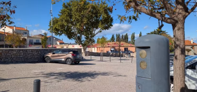 Places de stationnement de l'esplanade Marcel Pradel
