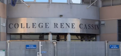 Enseigne Collège René Cassin au-dessus de l'entrée