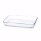 Plat rectangulaire en verre pour mariner isolé sur fond blanc